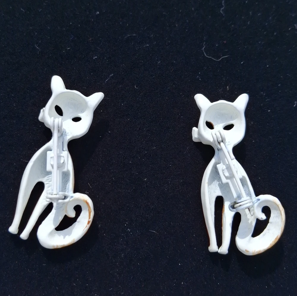 4/$20 Pair of Cat Scatter Pins